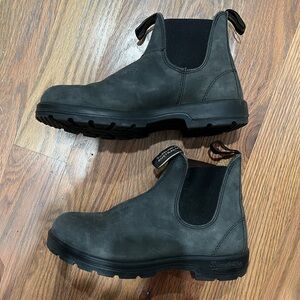 Rustic black  blundstone boots US Size 8